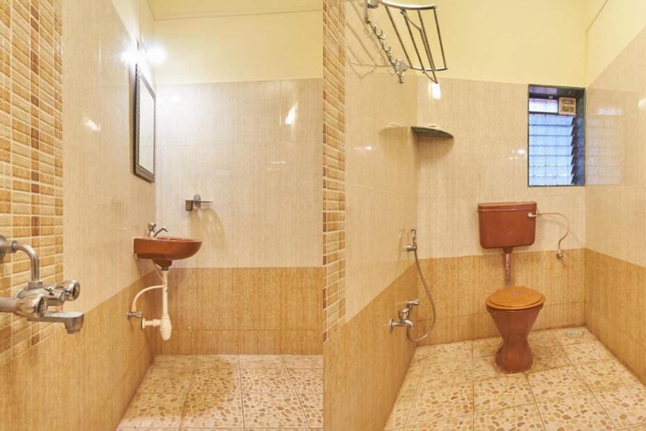 toilet-bath-at-anushrey-holiday-homes